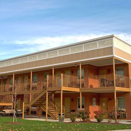 Put-In-Bay Victory Station Hotel Buitenkant foto