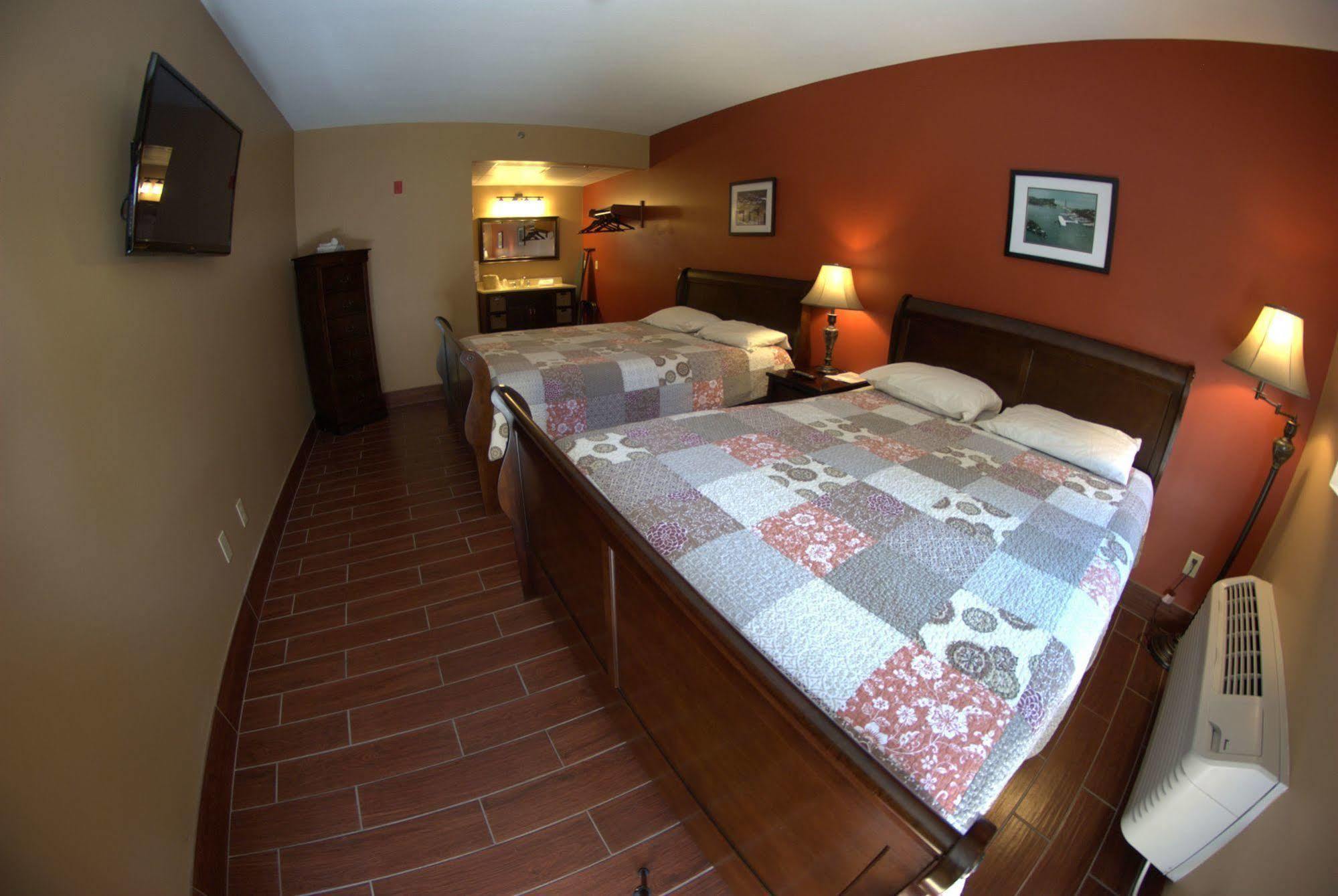 Put-In-Bay Victory Station Hotel Buitenkant foto