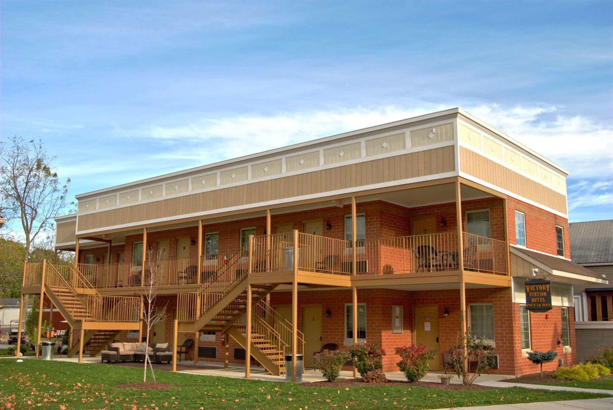 Put-In-Bay Victory Station Hotel Buitenkant foto