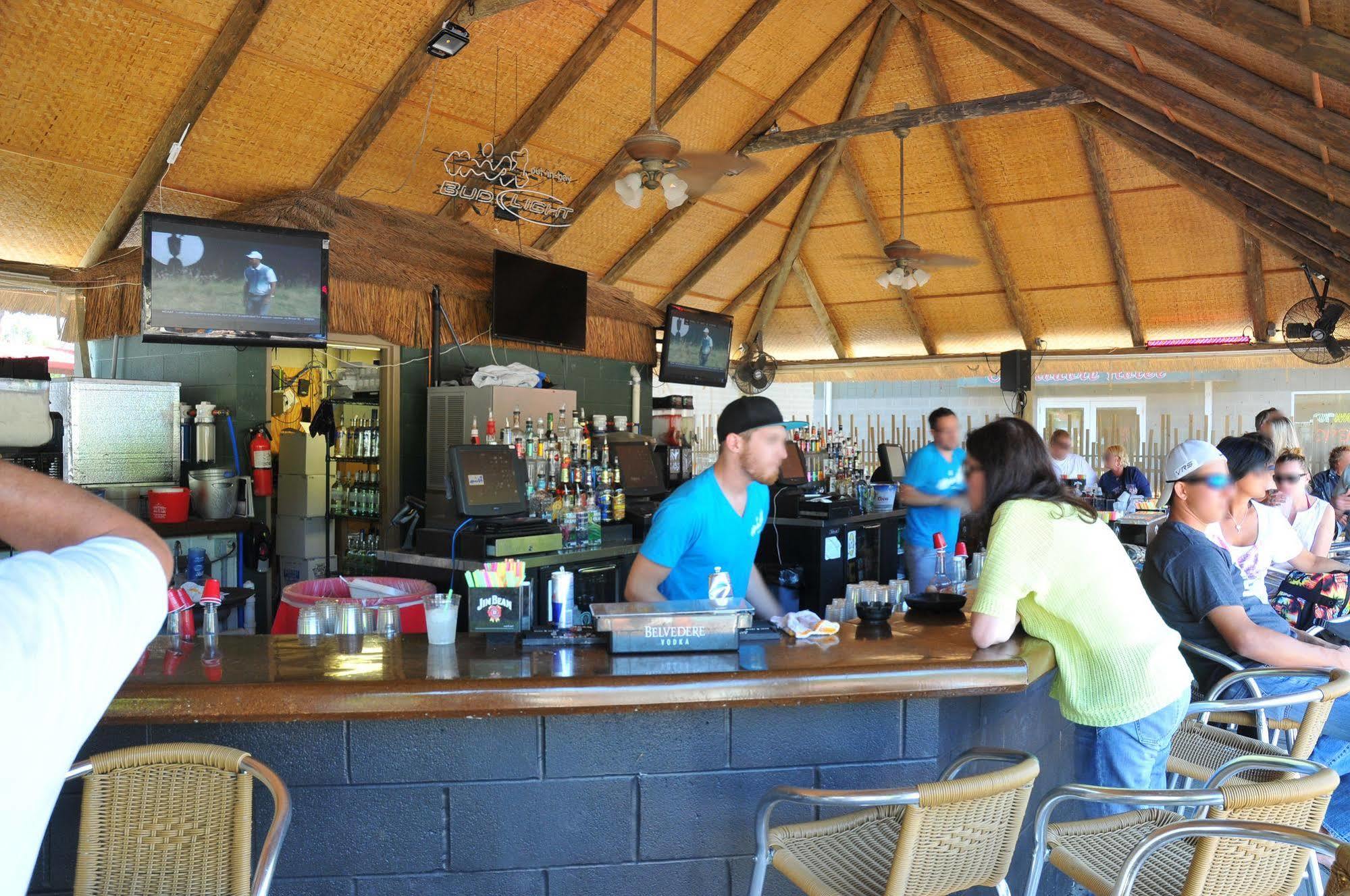Put-In-Bay Victory Station Hotel Buitenkant foto